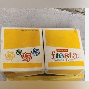 Kodak Brownie Fiesta Camera Outfit - Yellow - untested camera not included